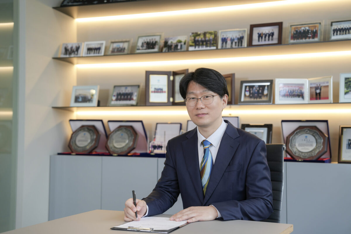 성범죄 강제추행 피의자, 전문 변호사 선임 시 중요한 점