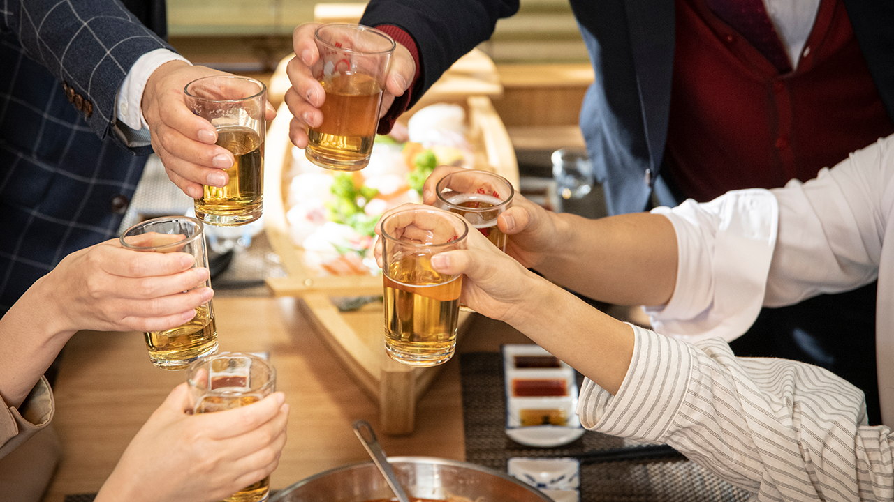 강제추행죄,-술자리-연말-회식의-사소한-실수가-중대-범죄로